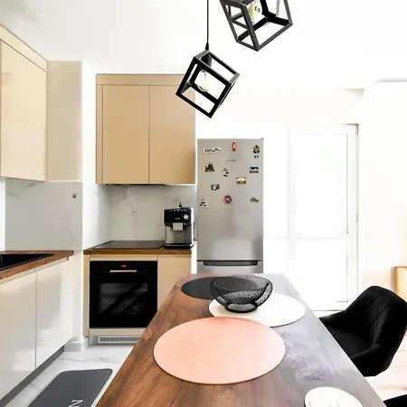 Апартамент Modern 1br With The Comforts Of *